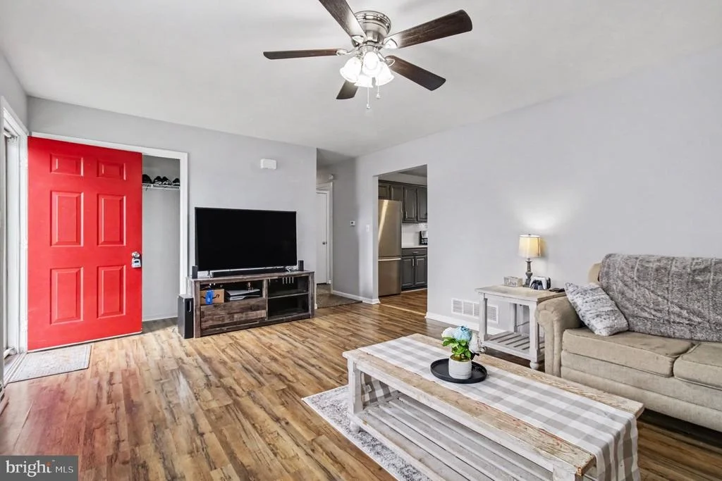 Photo of 81 LION DR.