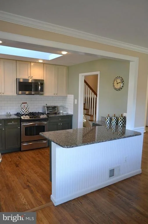 Photo of 1422 MAYFLOWER DRIVE