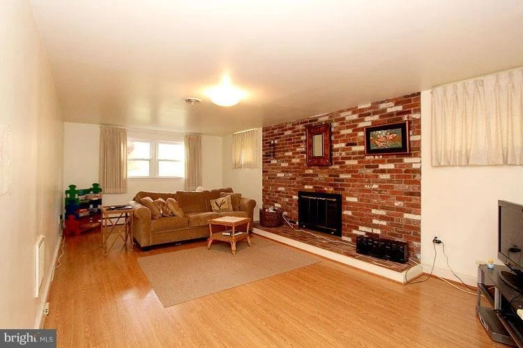 Photo of 725 SPRINGLOCH ROAD