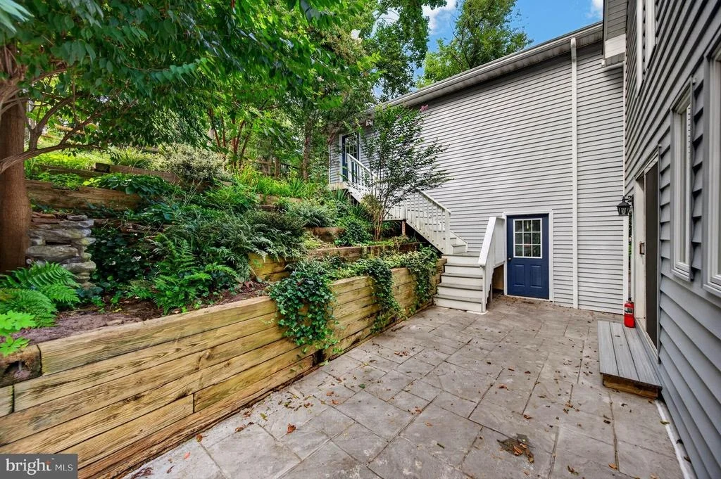 Photo of 100 HILLSIDE ROAD