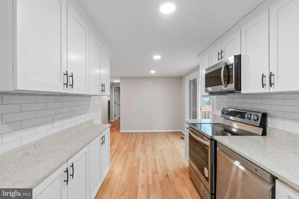 Photo of 6411 FULMER ROAD