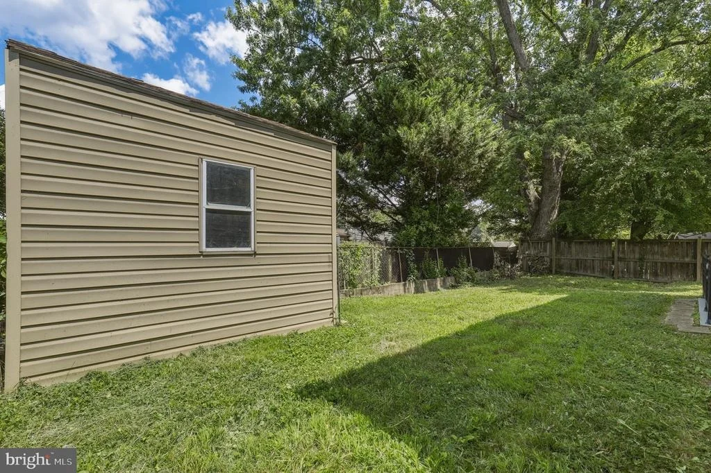 Photo of 1511 CREST ROAD