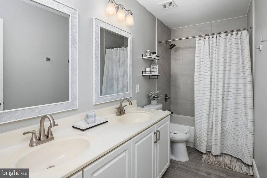 Photo of 2402 SUMMERSHADE COURT