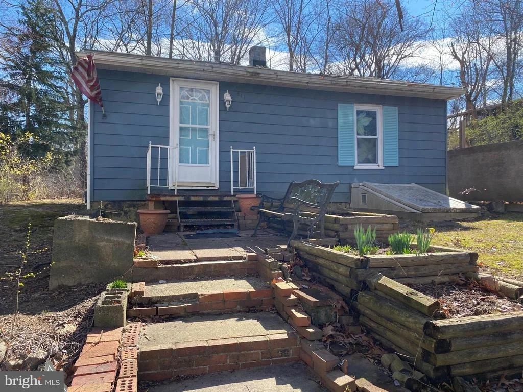 Photo of 811 JOHNSON AVENUE