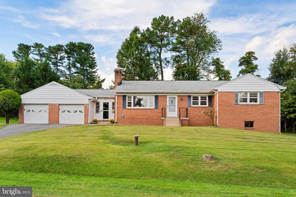 Photo of 11809 COLLINS DRIVE