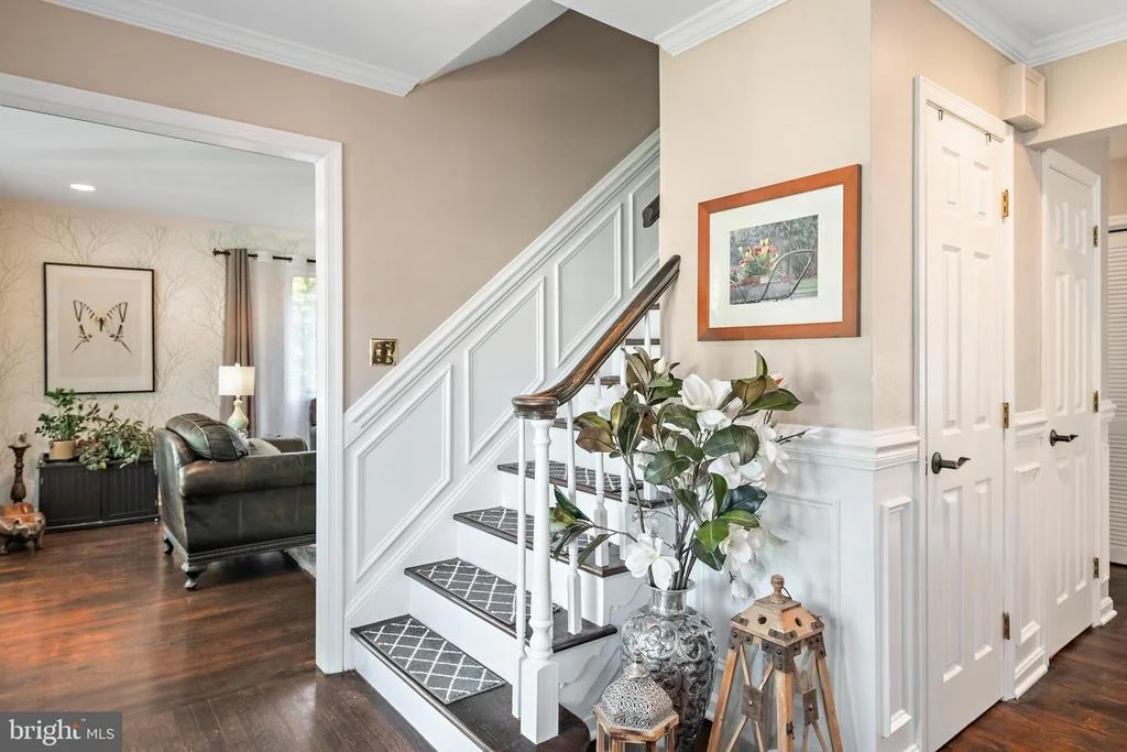 Photo of 1610 RIDOUT ROAD