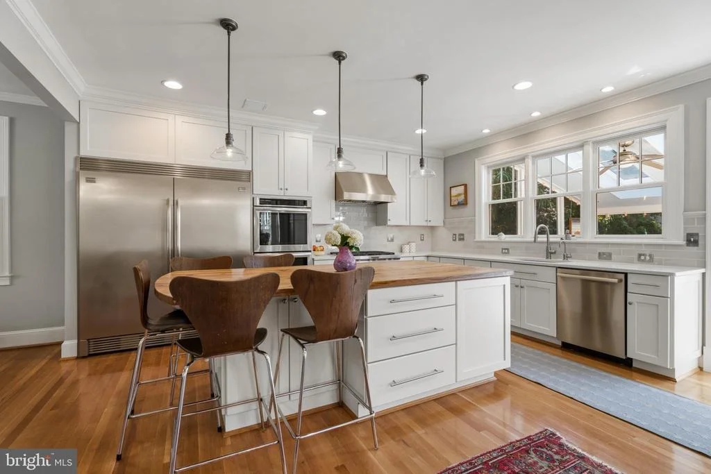 Photo of 4616 CHEVY CHASE BOULEVARD