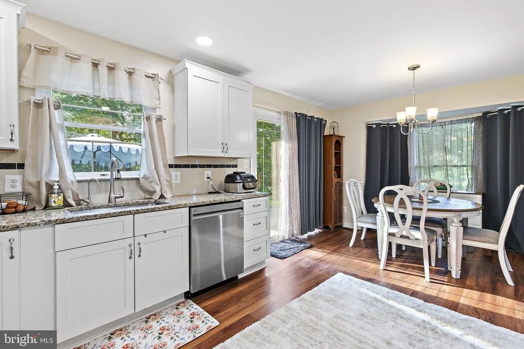 Photo of 5312 W HEAPS ROAD