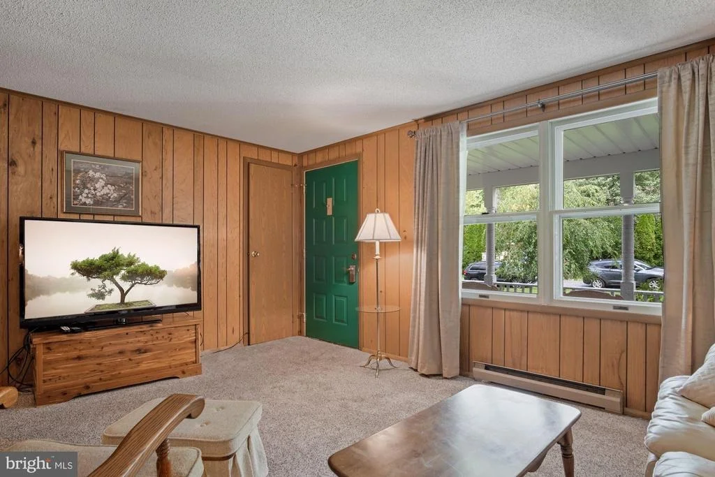 Photo of 1437 HARDING LANE