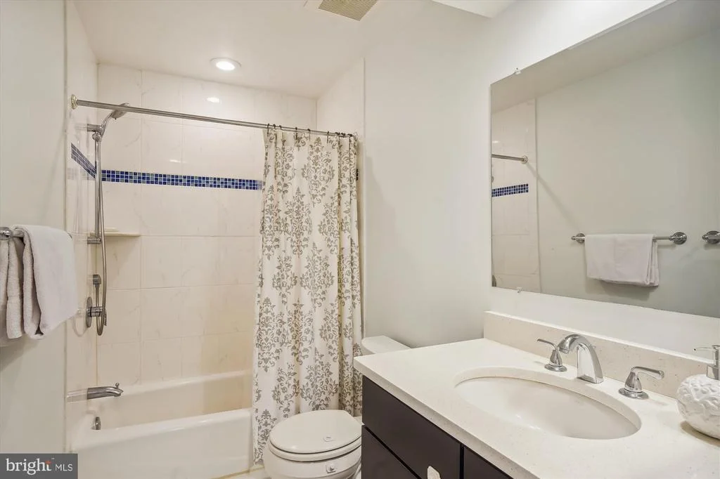 Photo of 2427 HENSLOWE DRIVE