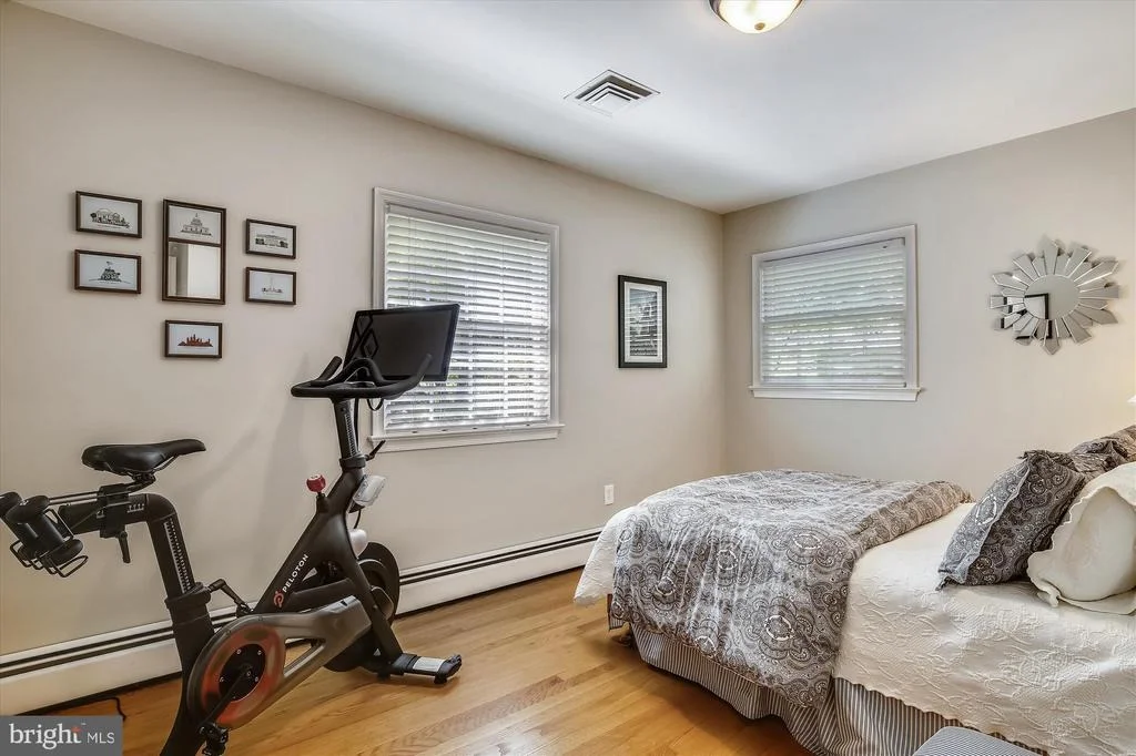 Photo of 1446 WOODACRE DRIVE