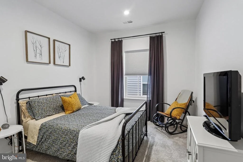Photo of 1109 SAXTON DRIVE