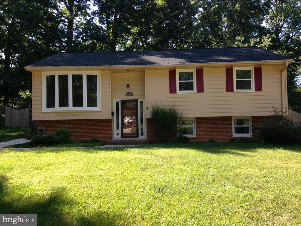 Photo of 5522 QUEENSBERRY AVENUE