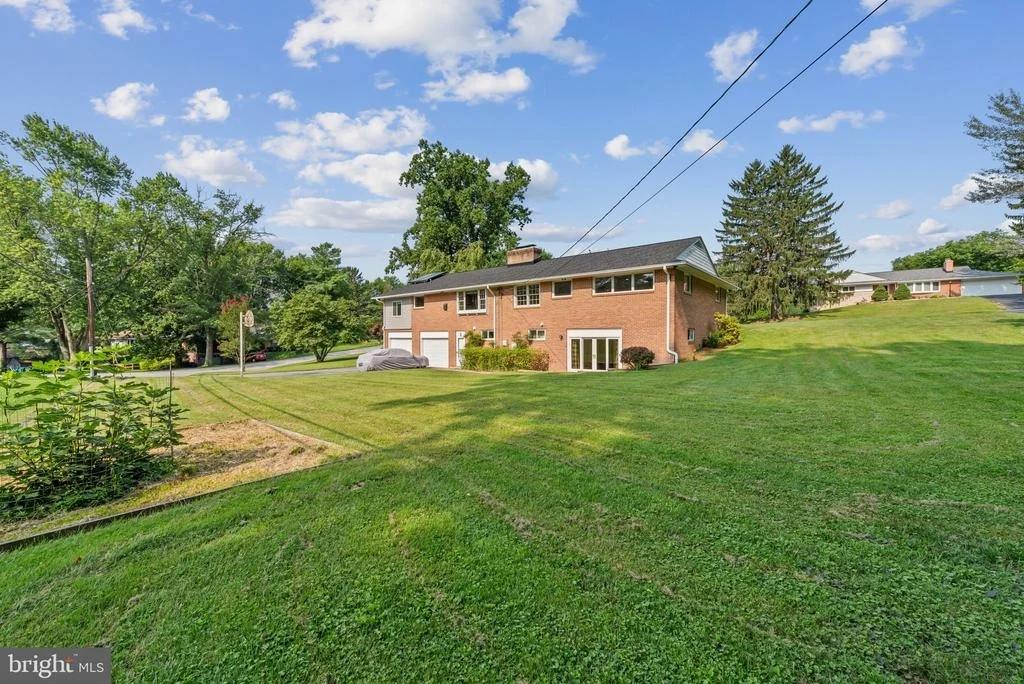 Photo of 2841 MONTCLAIR DRIVE