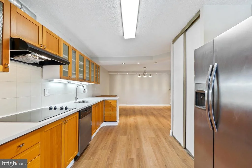 Photo of Unit 601 at 5904 MOUNT EAGLE DRIVE