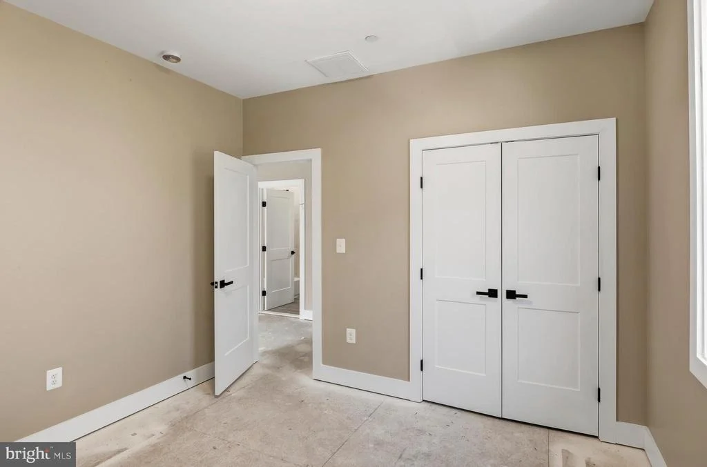 Photo of 584 PARK ROAD