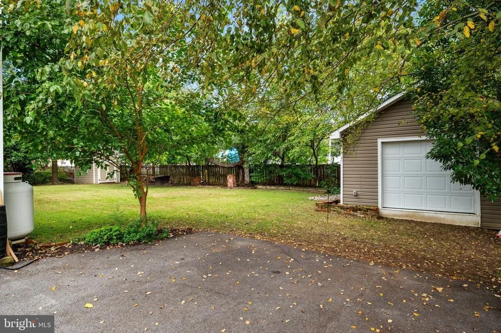 Photo of 1351 CALVERT ROAD