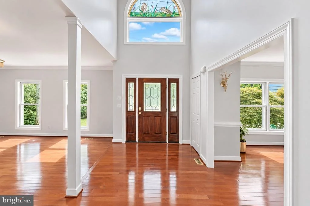 Photo of 575 LAUREL ROAD