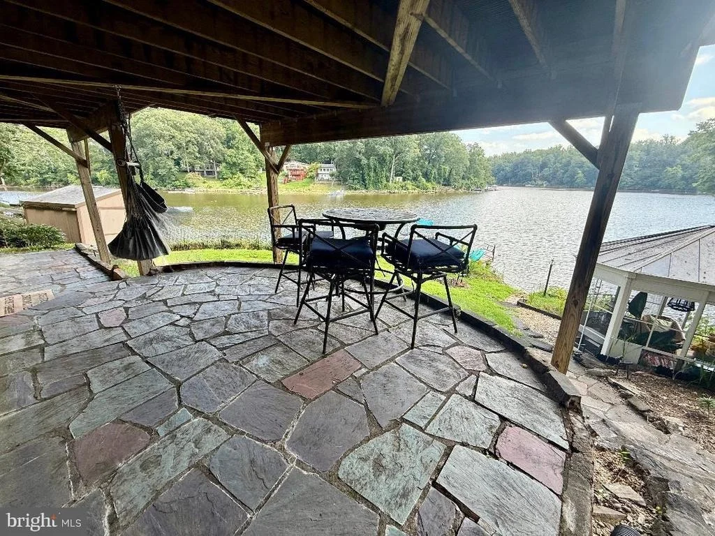 Photo of 8389 HIGHVIEW STREET