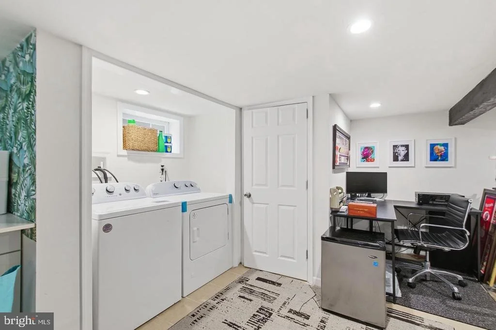 Photo of 1742 LESLIE ROAD
