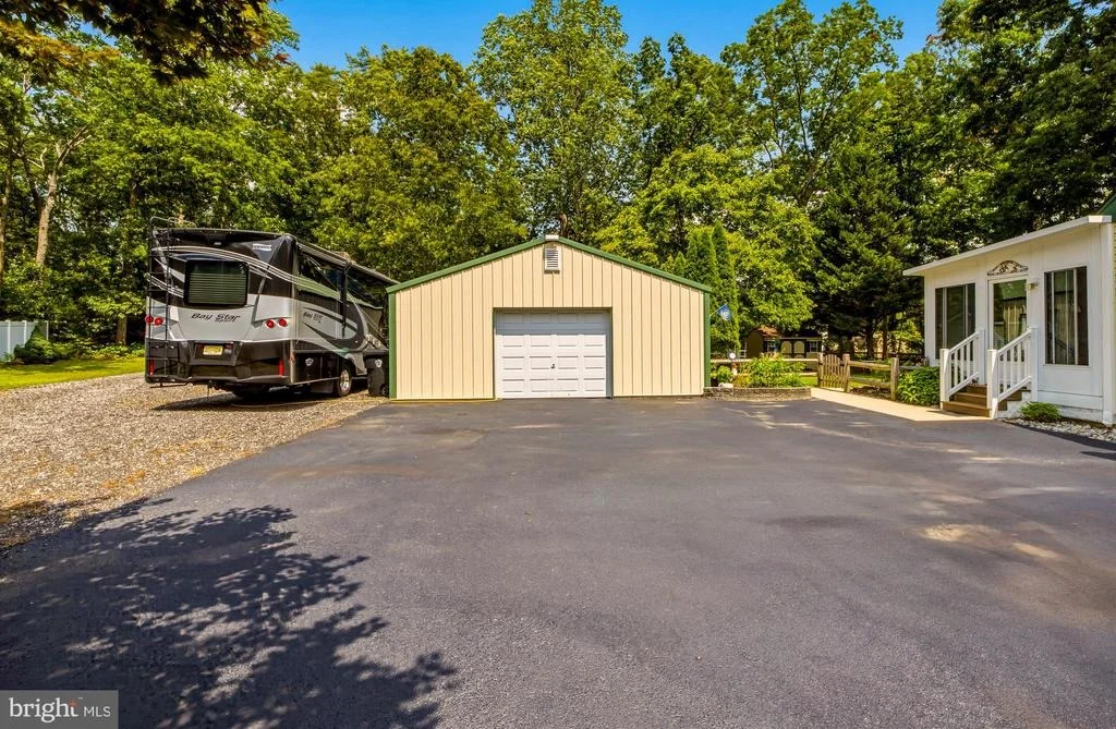 Photo of 15 EAGLE COURT