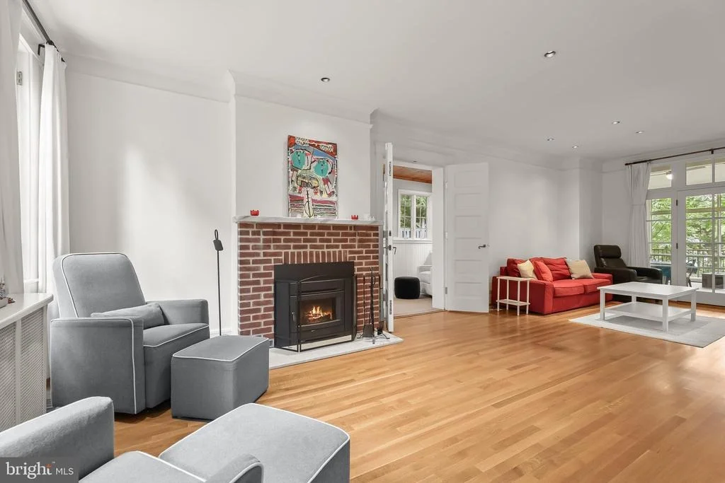 Photo of 210 NORTHFIELD PLACE