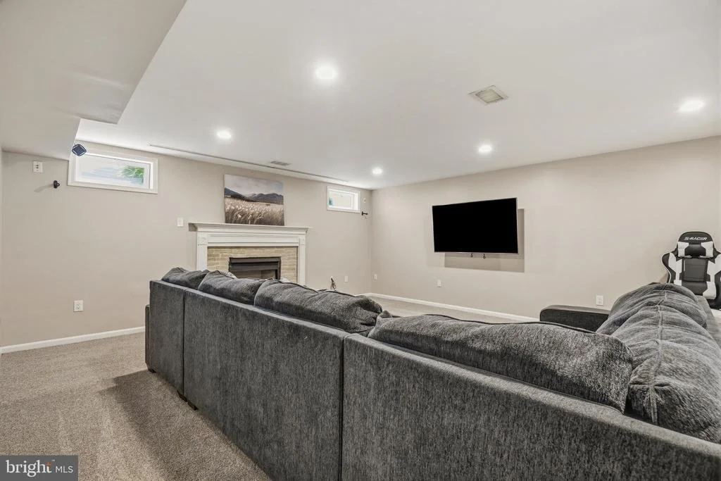 Photo of 2416 VALLEY BROOK LANE