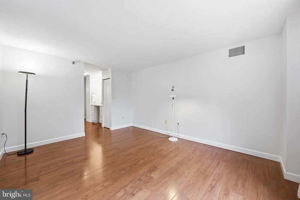 Photo of Unit 4124 at 15100 INTERLACHEN DRIVE