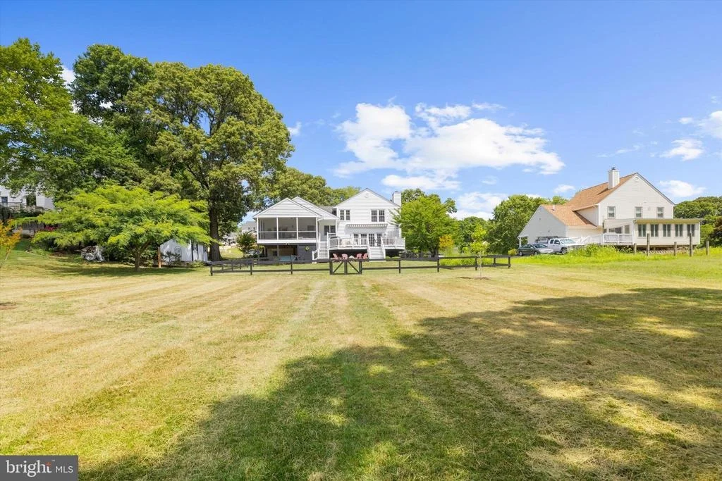 Photo of 527 BAY HILLS DRIVE