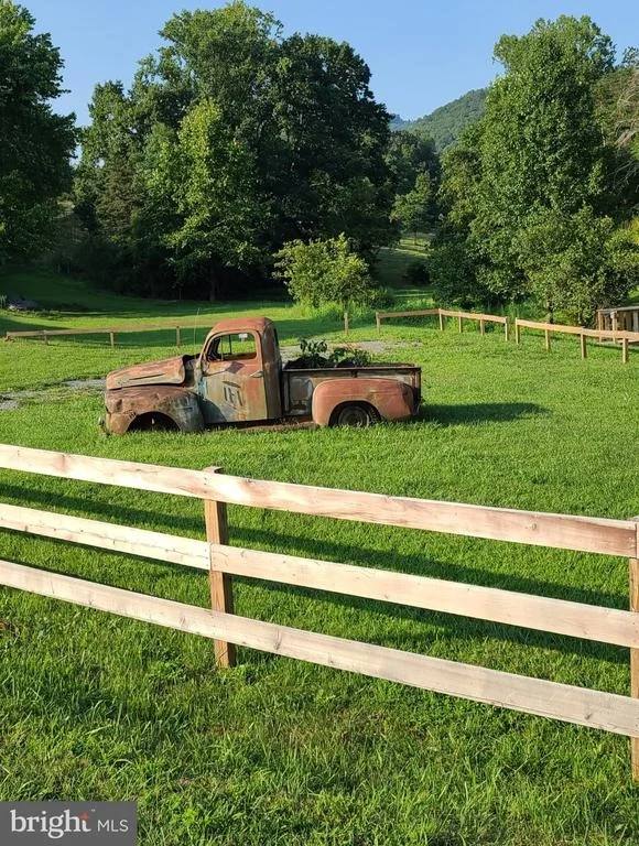 Photo of Near 405 KINDERHOOK ROAD