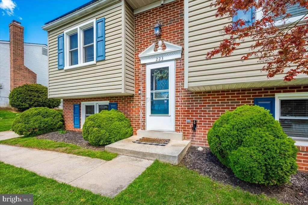 Photo of 223 TAMARACK WAY
