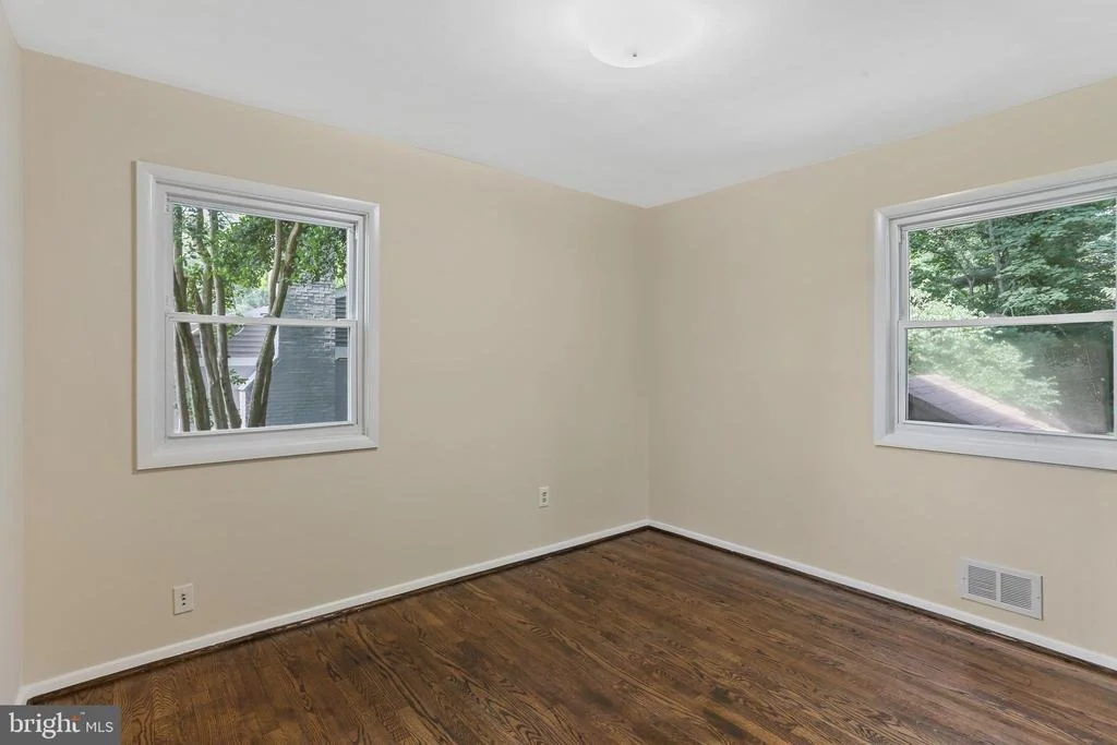 Photo of 1128 W NOLCREST DRIVE