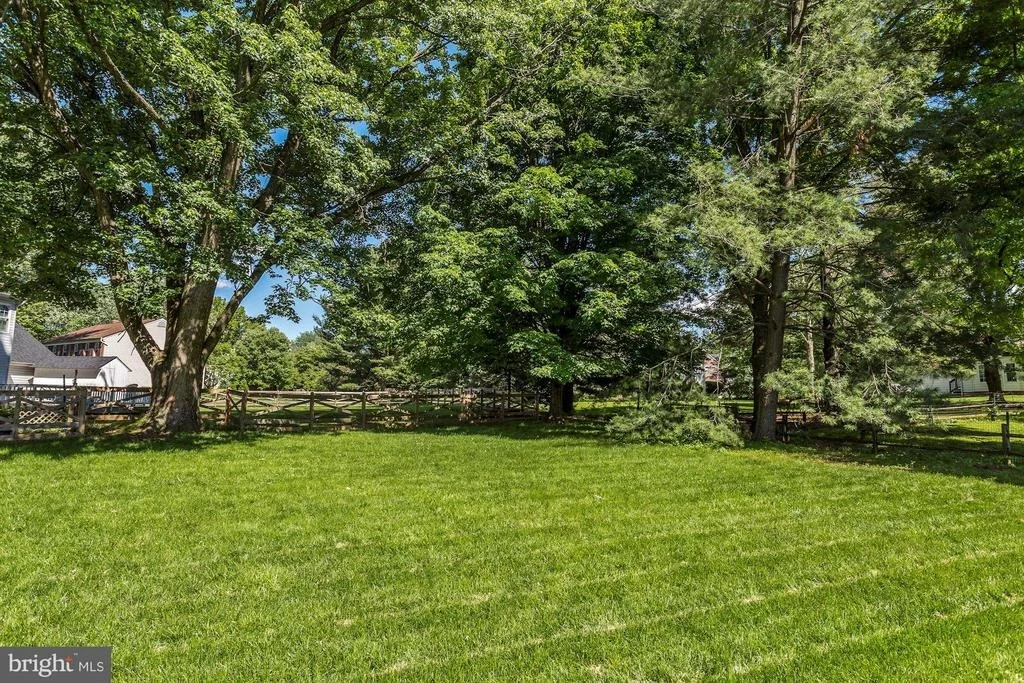 Photo of 15005 WELLWOOD ROAD