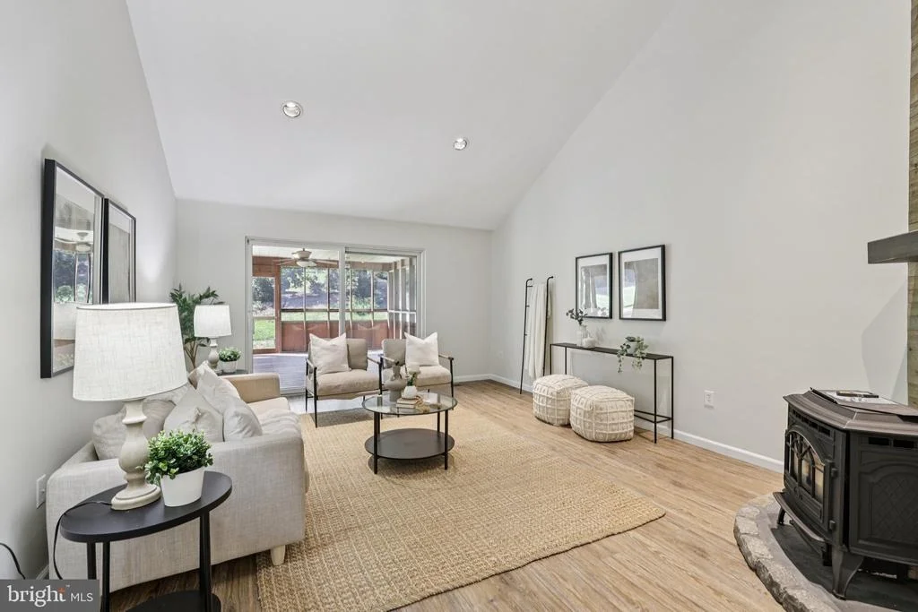 Photo of 7584 CARLIN ROAD