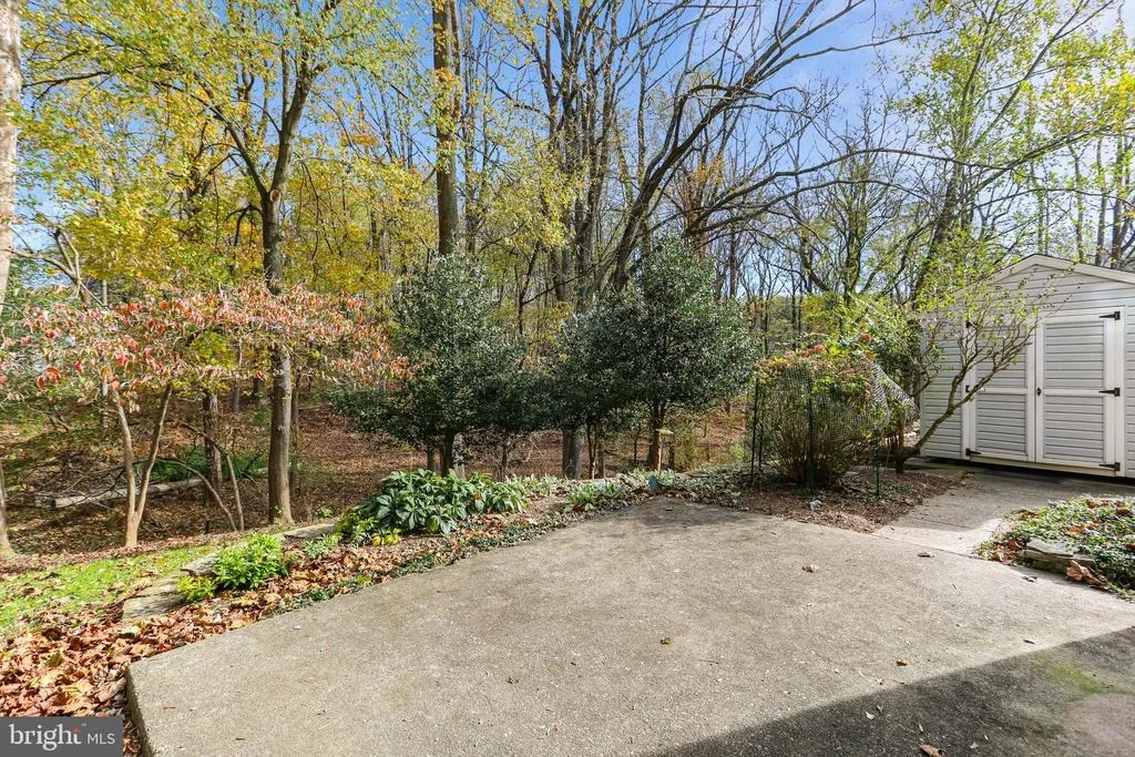 Photo of 19005 PLUMMER DRIVE