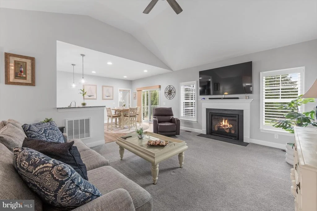 Photo of 24860 MISTLETOE DRIVE