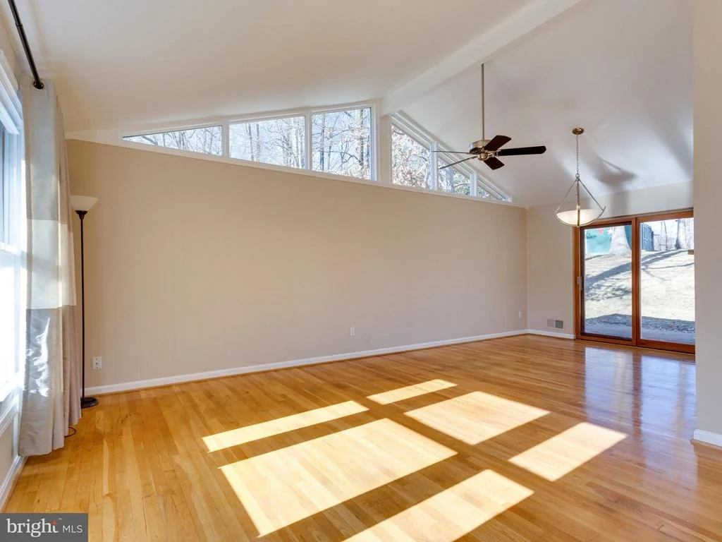 Photo of 8702 VICTORIA ROAD