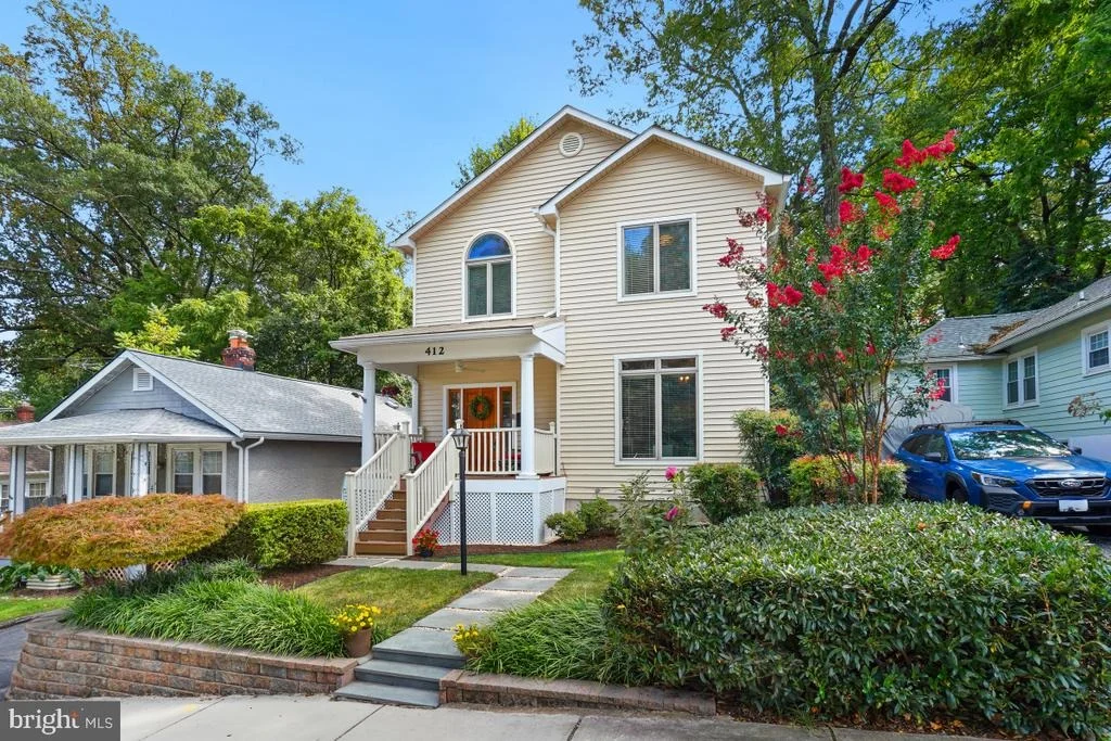 Photo of 412 SILVER SPRING AVENUE