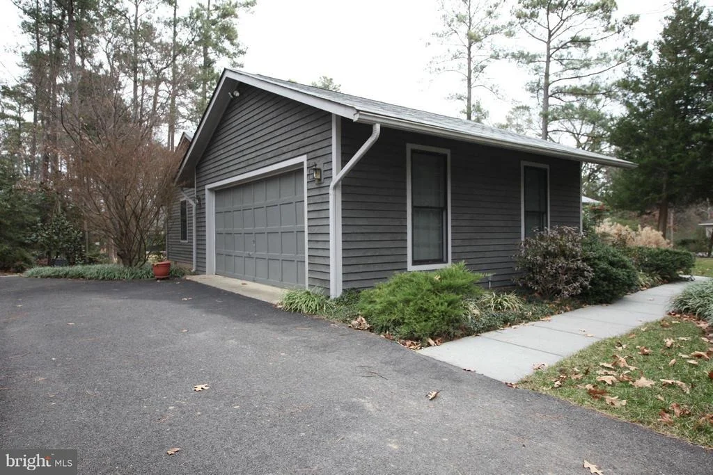 Photo of 14620 HONEYSUCKLE WAY