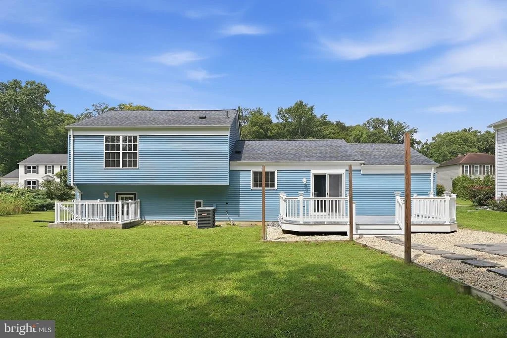 Photo of 10101 MADRONAWOOD DRIVE