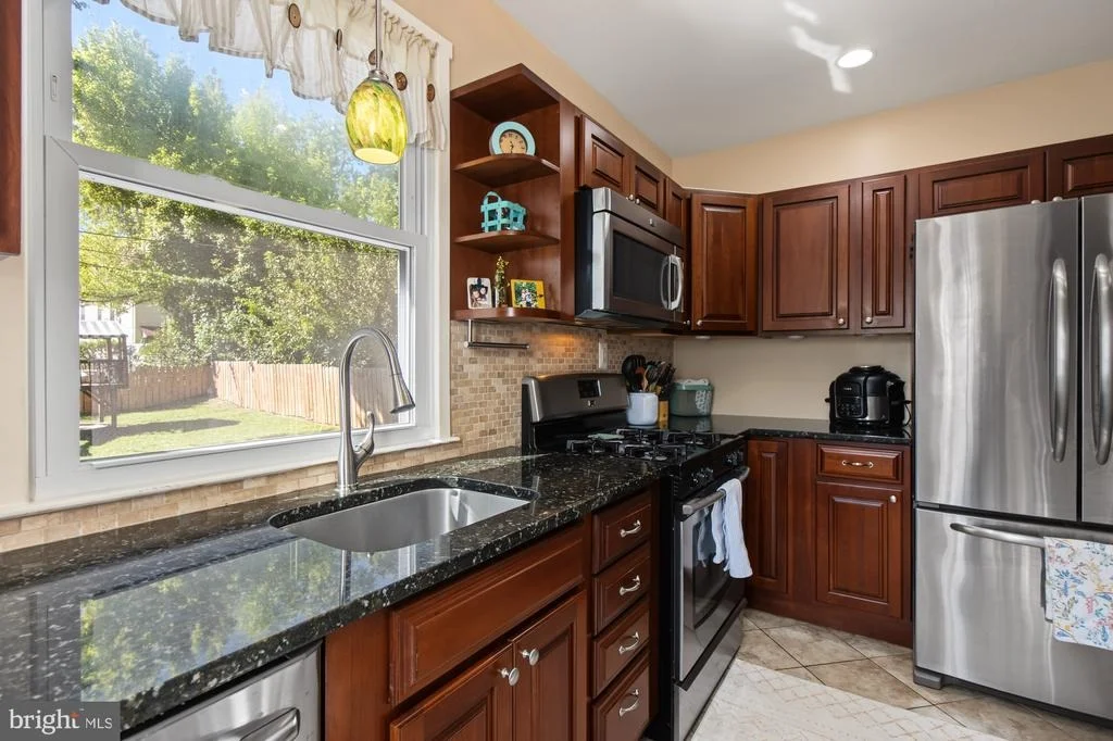 Photo of 2811 PINEWOOD AVENUE