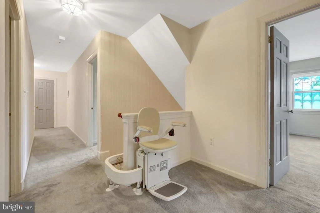 Photo of 1468 HIGHWOOD DRIVE