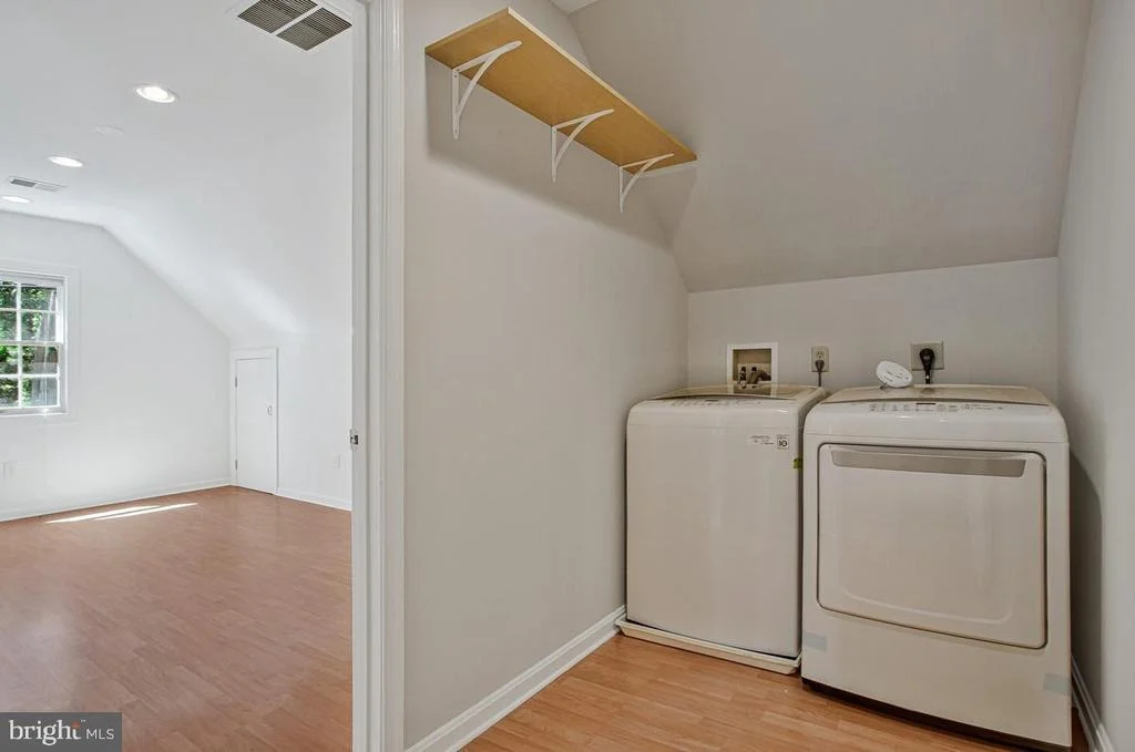 Photo of 421 EDGEWATER ROAD
