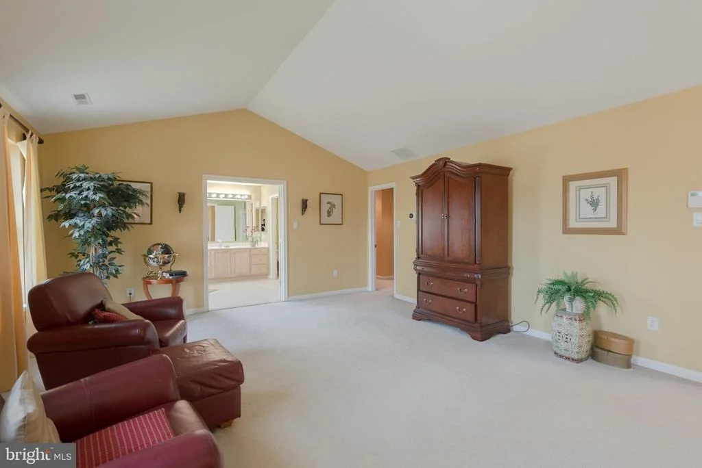 Photo of 10419 WHITE COURT