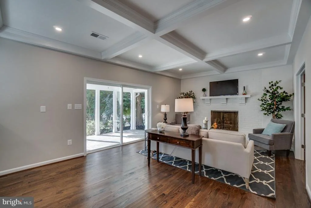 Photo of 913 SADDLEBACK COURT