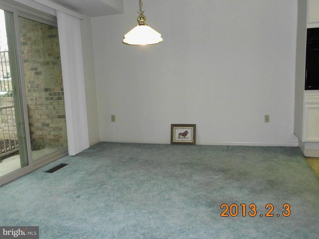 Photo of Unit 701A at 3350 GLENEAGLES DRIVE
