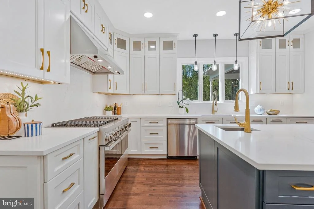 Photo of 8611 BROOK ROAD