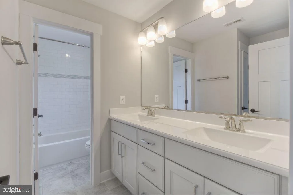 Photo of 480 LEELAND ROAD