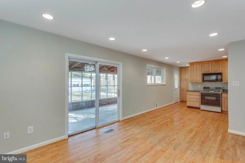 Photo of 10409 FOREST AVENUE