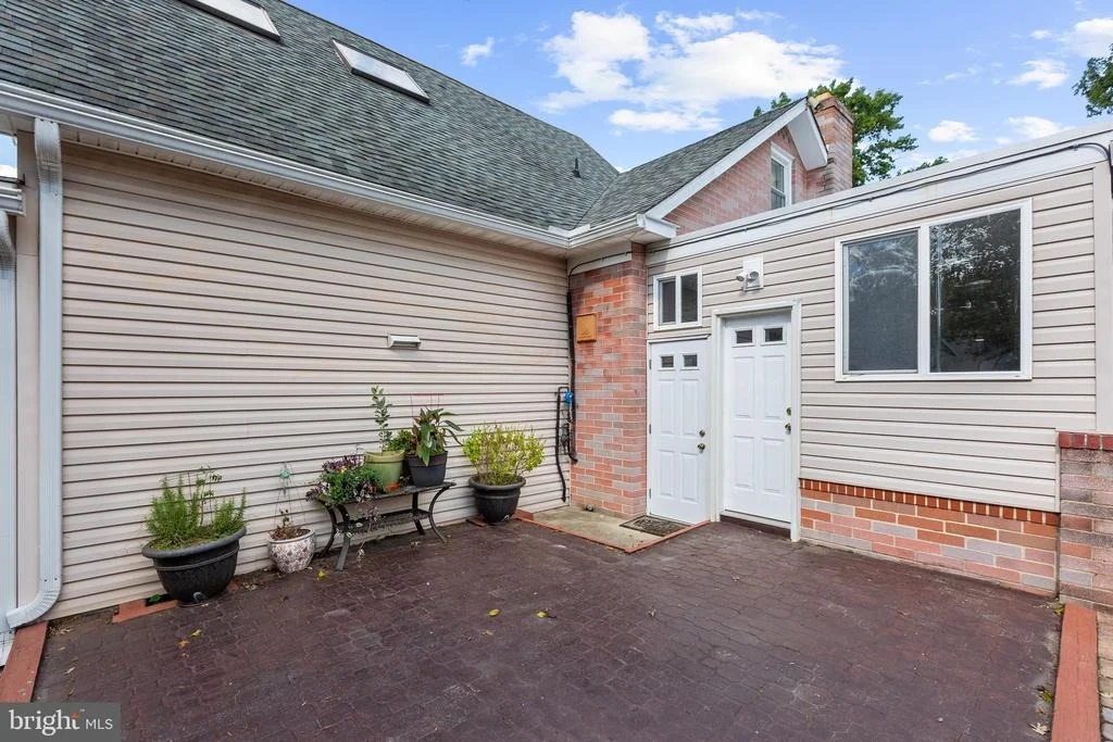 Photo of 545 FOREST VIEW ROAD